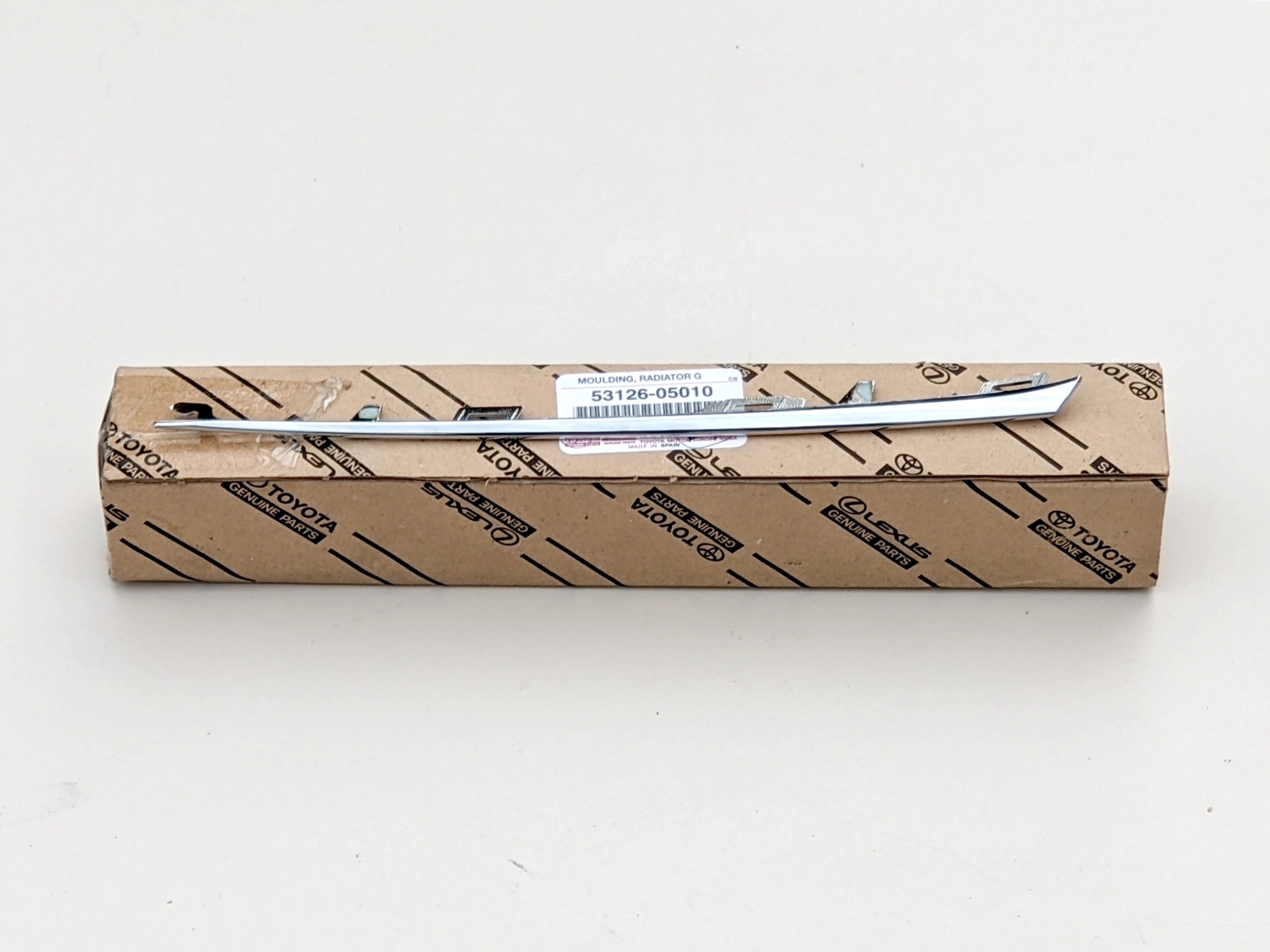 avensis-t27-listwa-chrom-atrapa-grill-lewy-przod-11-15-53126-05010-ed-car.pl-4863975