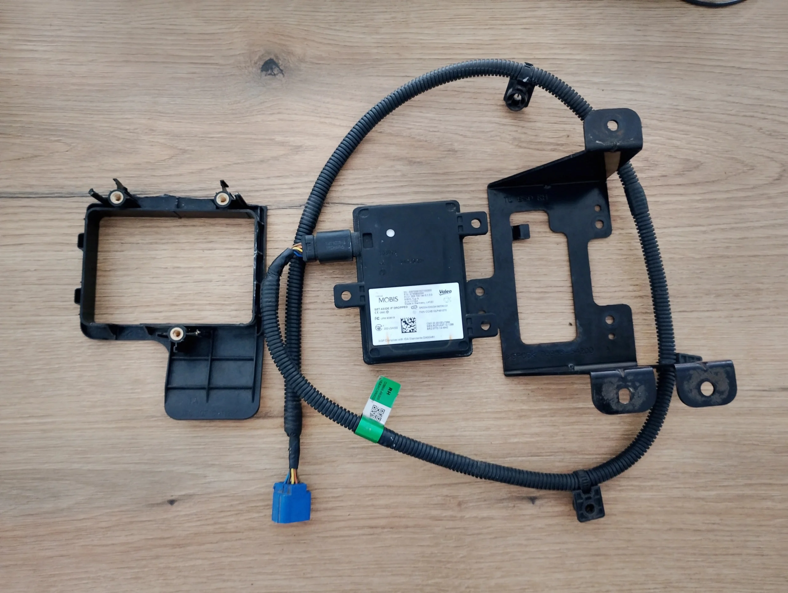 hyundai-tucson-iii-czujnik-pasa-ruchu-martwego-pola-prawy-tyl-15-21-d7958-50000-d3958-79000-d3958-54200-ed-car.pl-7176842