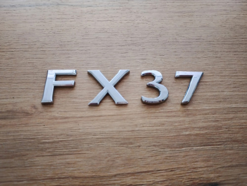 infiniti-fx-fx37-emblemat-logo-znaczek-tyl-klapy-09-90896-1cz0a-ed-car.pl-7179725
