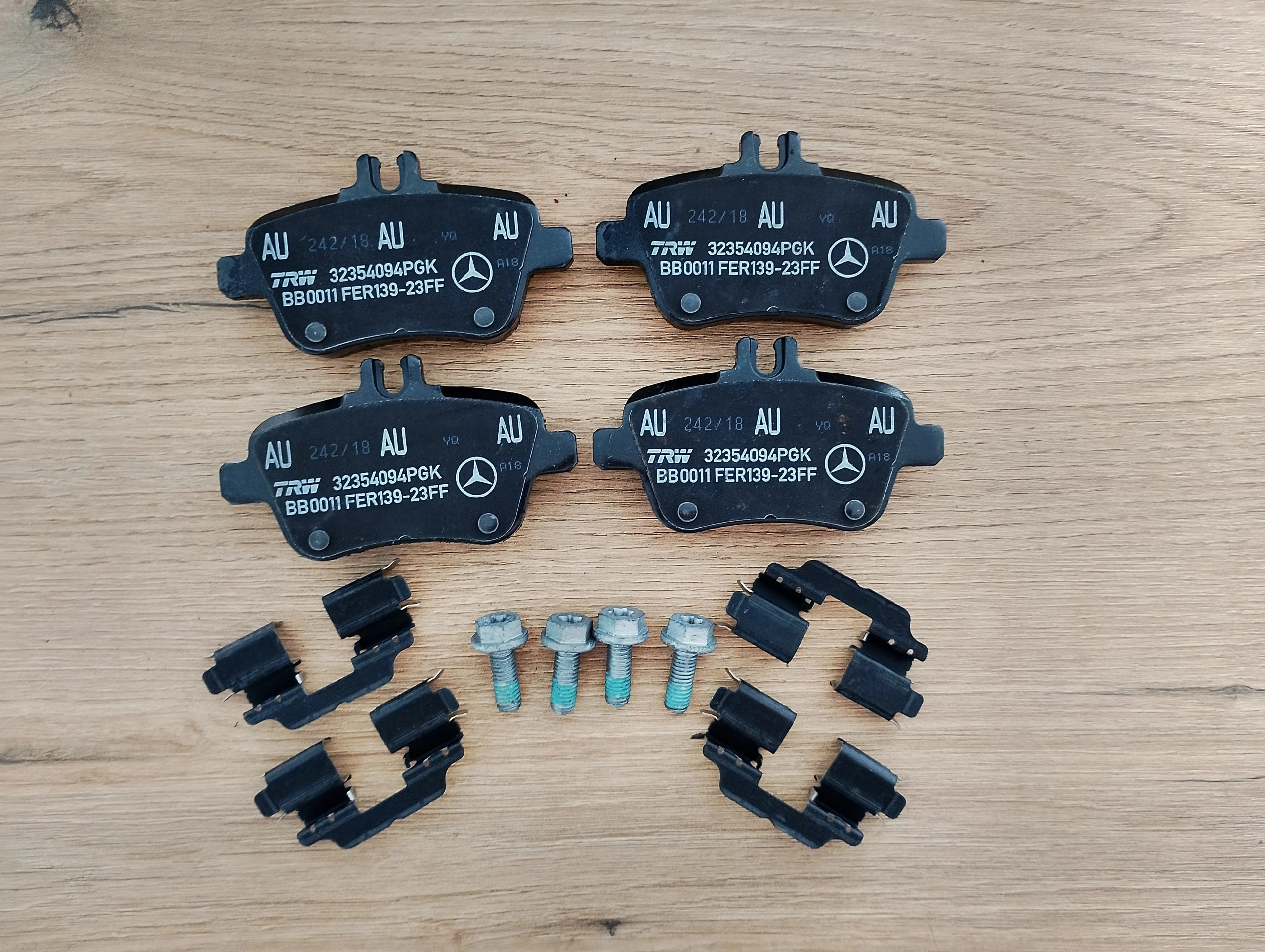 infiniti-q30-qx30-klocki-hamulcowe-tyl-15-22-44060-hg00a-44060hg00a-32354094pgk-ed-car.pl-7174718