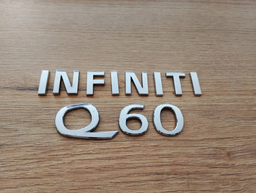 infiniti-q60-emblemat-znaczek-logo-klapy-tyl-tylnej-13-21-84895-5ch0a-84894-5ch0a-ed-car.pl-4864106