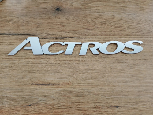 mercedes-actros-mp2-emblemat-znaczek-grilla-atrapy-przod-03-08-a9438171820-ed-car.pl-5496438