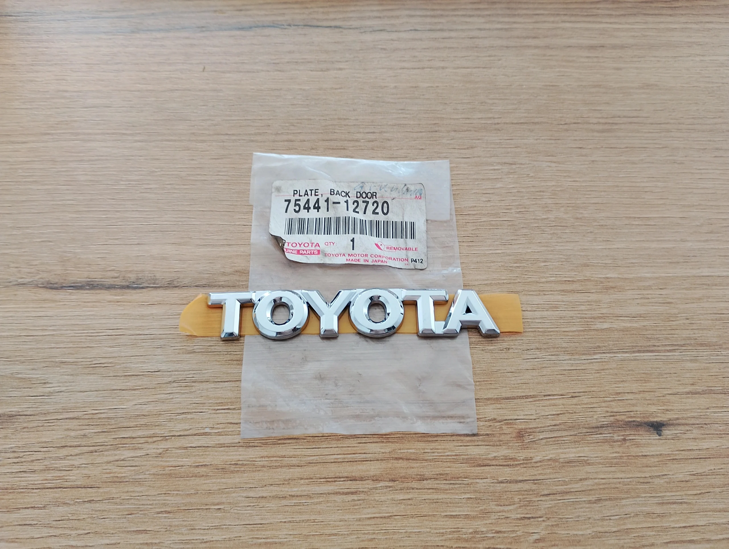 toyota-corolla-e10-hatchback-znaczek-emblemat-klapy-tyl-92-97-75441-12720-ed-car.pl-7178451