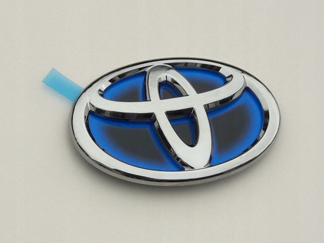 toyota-rav4-v-hybrid-emblemat-logo-klapy-tyl-18-24-a75403-42070-ed-car.pl-4860205