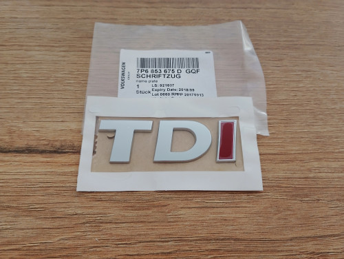 vw-touareg-ii-cayenne-ii-7p-tdi-emblemat-klapy-tyl-10-7p6853675dgqf-7p6853675d-ed-car.pl-4859609