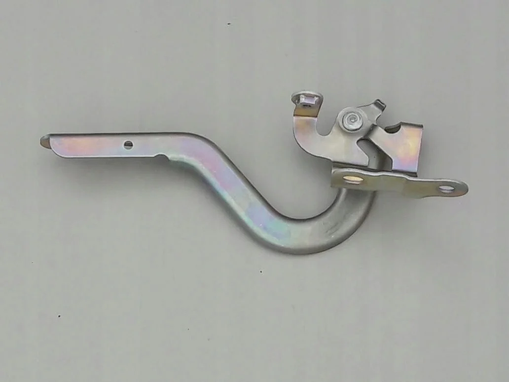 yaris-iii-2-lift-zawias-maski-lewy-przod-17-20-53420-0d320-lh-ed-car.pl-4859008