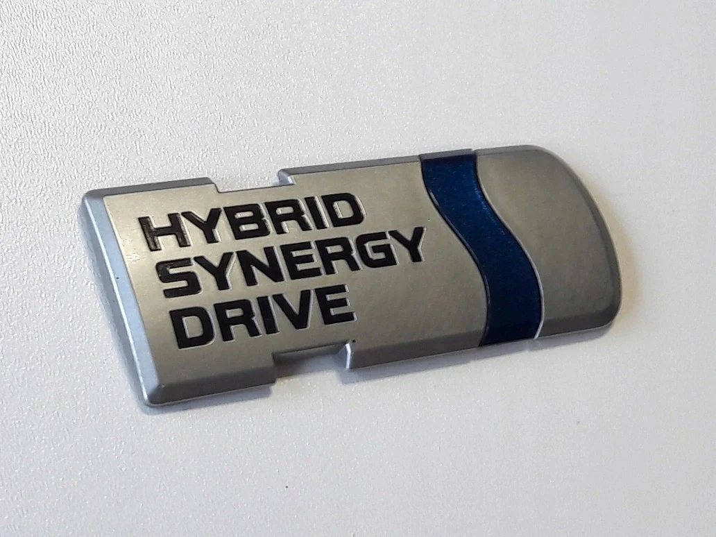 yaris-iii-hybrid-synergy-drive-emblemat-klapy-tyl-a75441-52120-7544152120-ed-car.pl-5171456