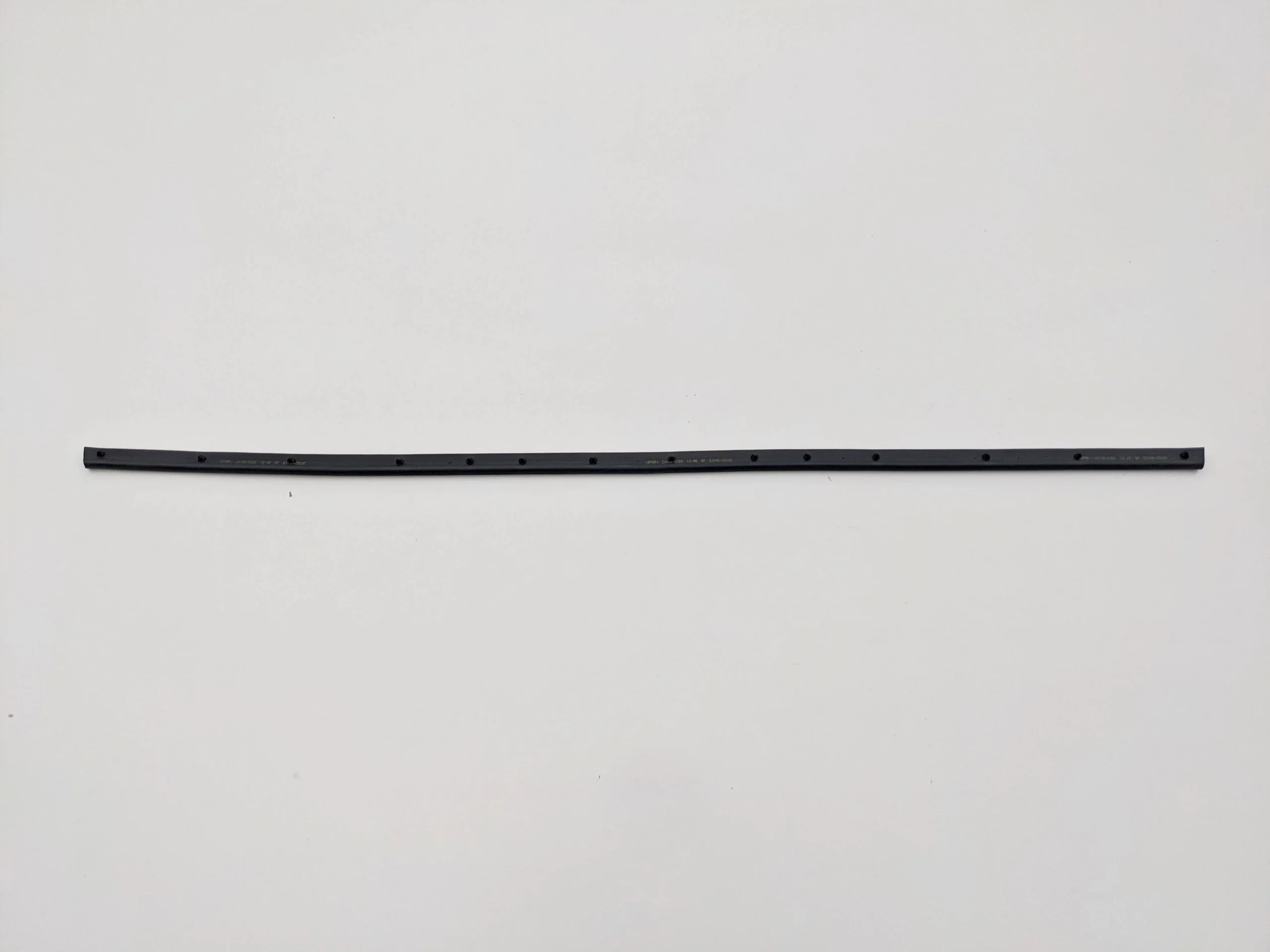 yaris-iii-p13-lift-uszczelka-atrapa-grill-przod-14-17-533950d030-ed-car.pl-5929575
