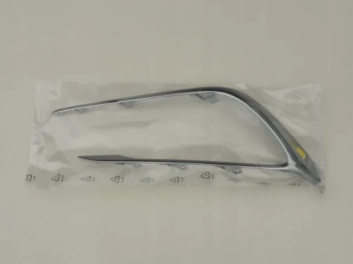 auris-ii-lift-lewa-chromowa-ramka-kratka-halogenu-przod-15-a52126-02240-5212602240-ed-car.pl-5011130