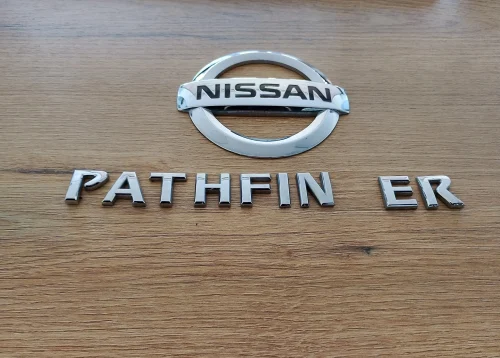 nissan-pathfinder-r51-emblemat-znaczek-napis-klapy-tyl-05-13-90891-eb300-90891eb300-ed-car-ed-car.pl-7191363