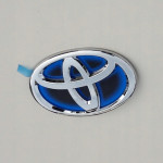 Toyota Auris II Hybrid emblemat znaczek klapy tył 12-18
