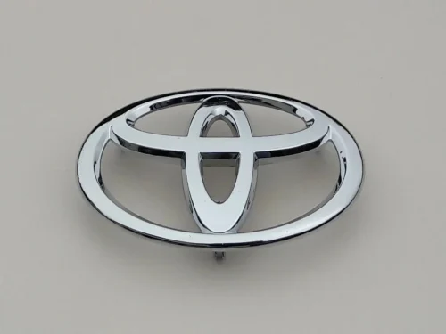 toyota-yaris-iii-lift-emblemat-znaczek-logo-klapy-tyl-17-20-a75431-0d120-75431-0d120-754310d120-ed-car.pl-5507809