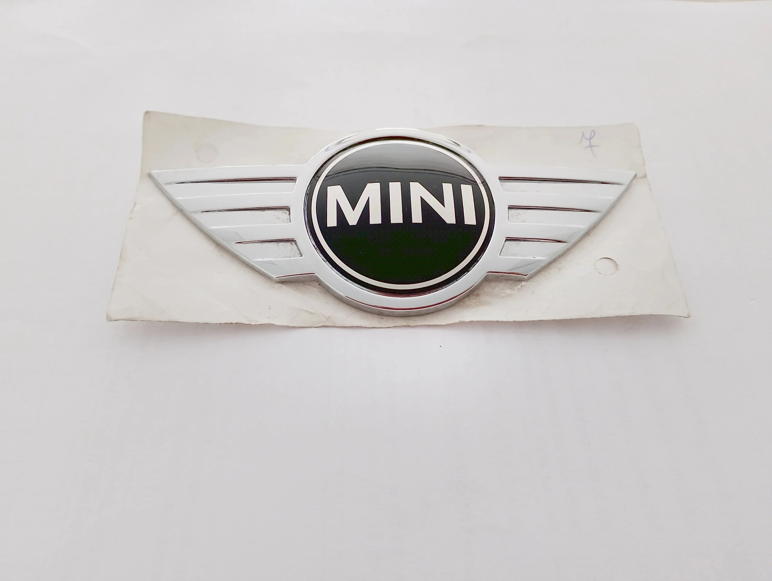 mini-cooper-r55-r56-r57-znaczek-logo-maski-06-10-51142754972-2754972-51-14-2-754-972-ed-car.pl-7200243