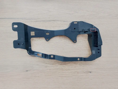 suzuki-vitara-iii-ramka-koszyk-prawy-halogenu-led-przod-18-35526-86r2-35526-86r20-ed-car.pl-7201331