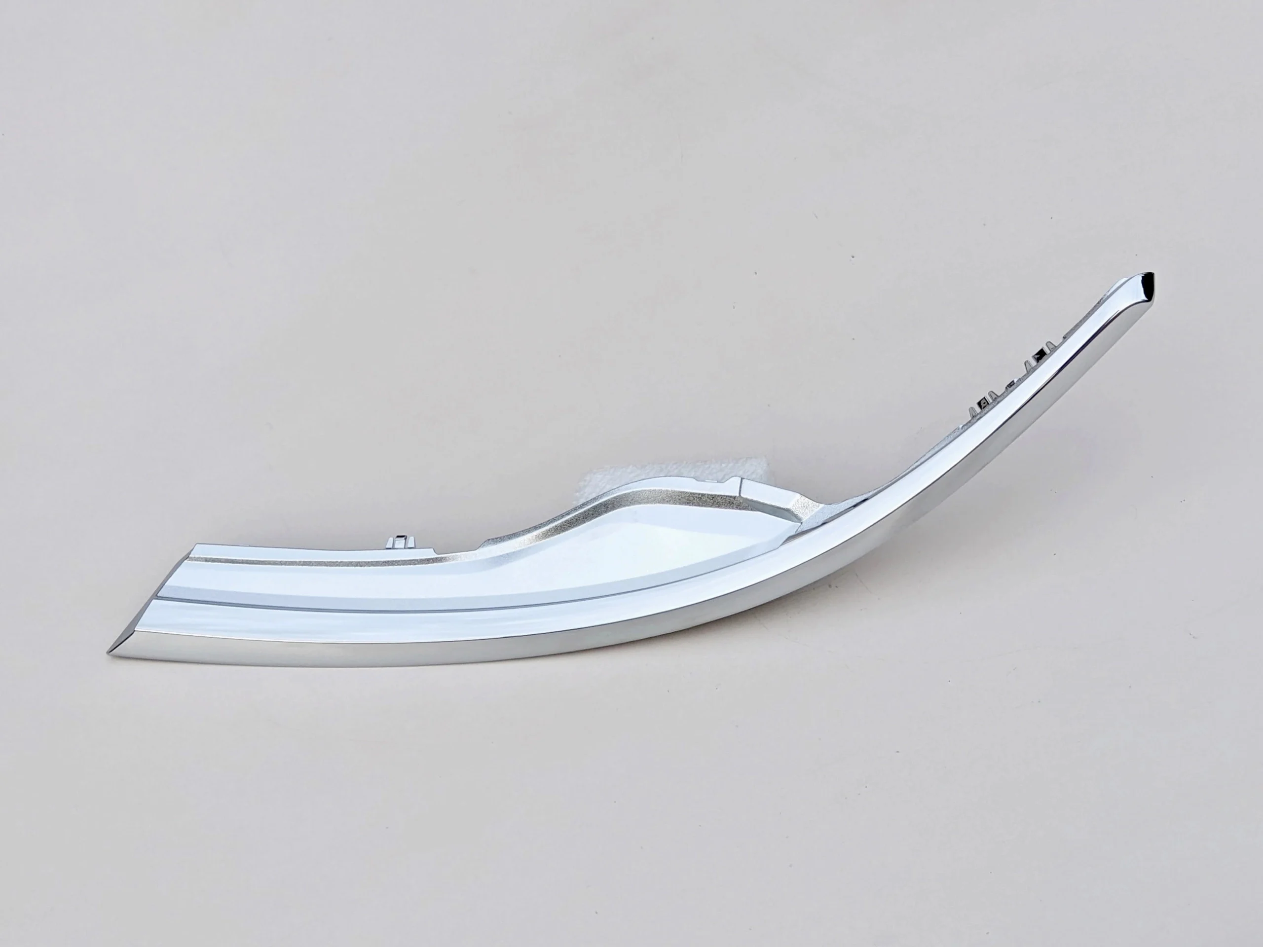 auris-ii-chrom-reflektora-lampy-lewy-przod-15-18-a53182-02090-lh-ed-car.pl-6097461