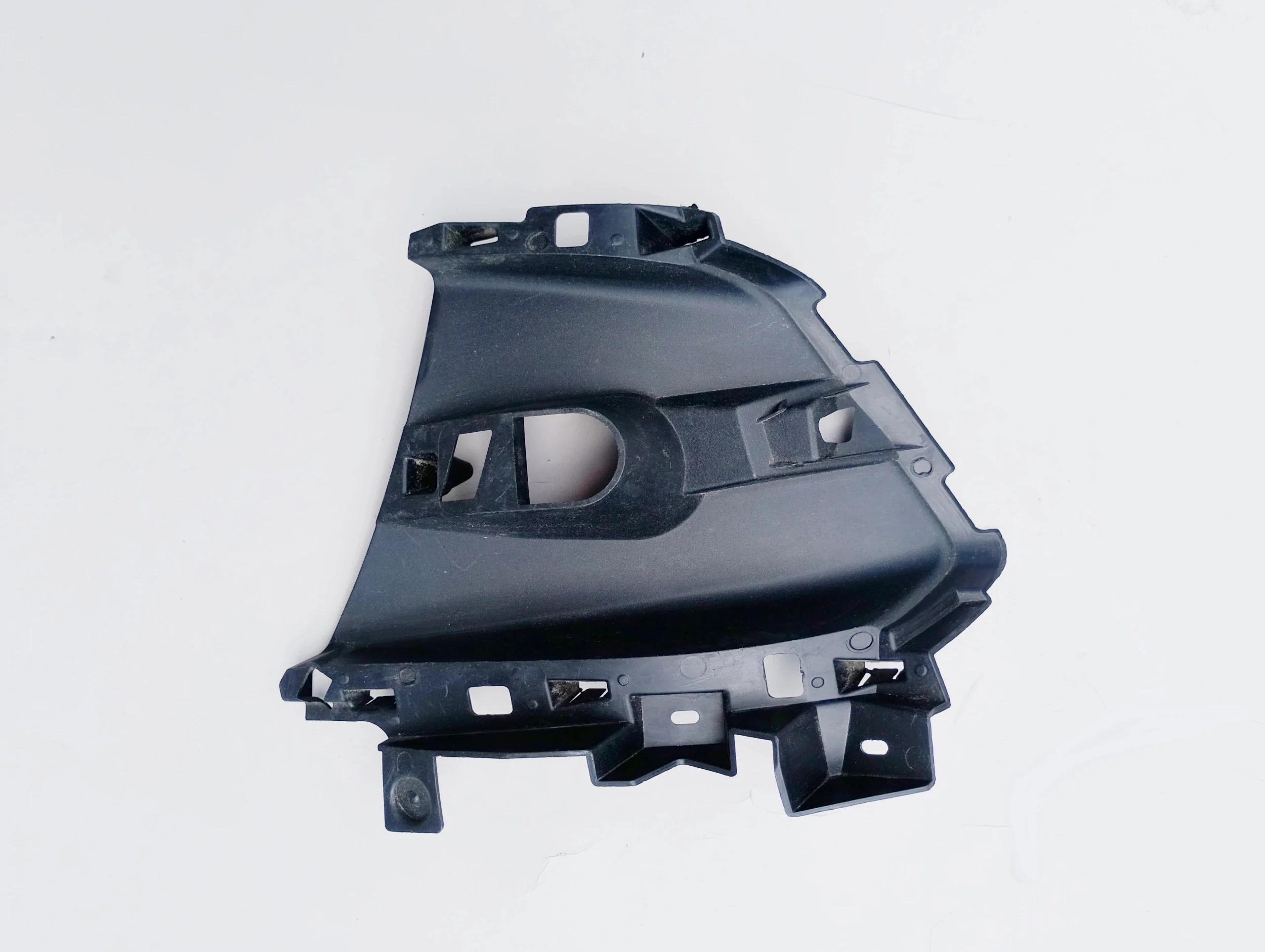 captur-ii-kierownica-powietrza-oslona-halogenu-lewy-przod-20-628113210r-070060-ed-car.pl-7206527