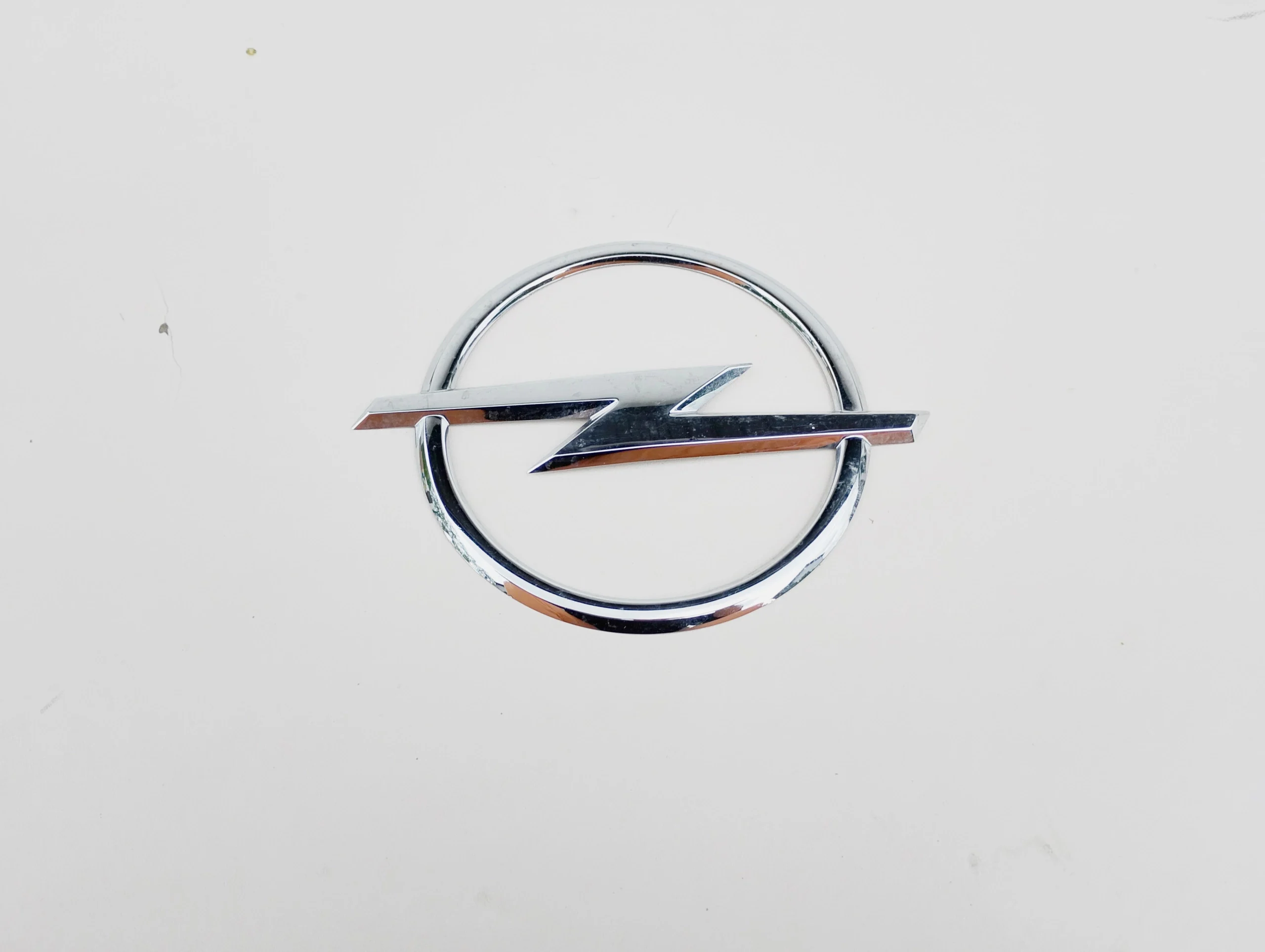 opel-astra-iii-h-emblemat-znaczek-klapy-tyl-04-14-24548-edcar-ed-car.pl-6931948