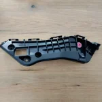 Toyota RAV4 IV Lift ślizg zderzaka błotnika lewy przód 15-18