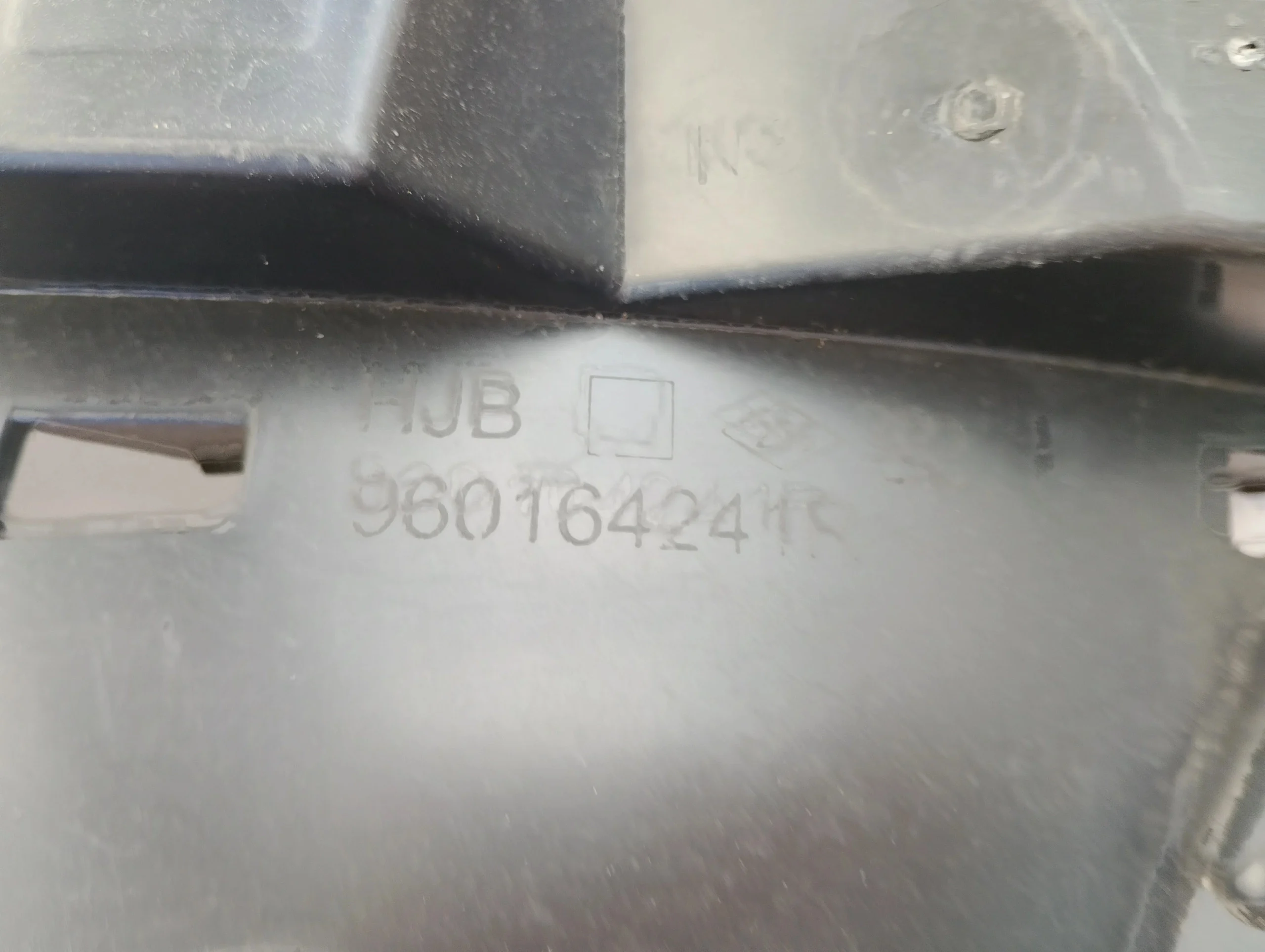 renault-captur-ii-slizg-zderzaka-blotnika-prawy-przod-20-960164241r-070207-edcar-ed-car.pl-7207183