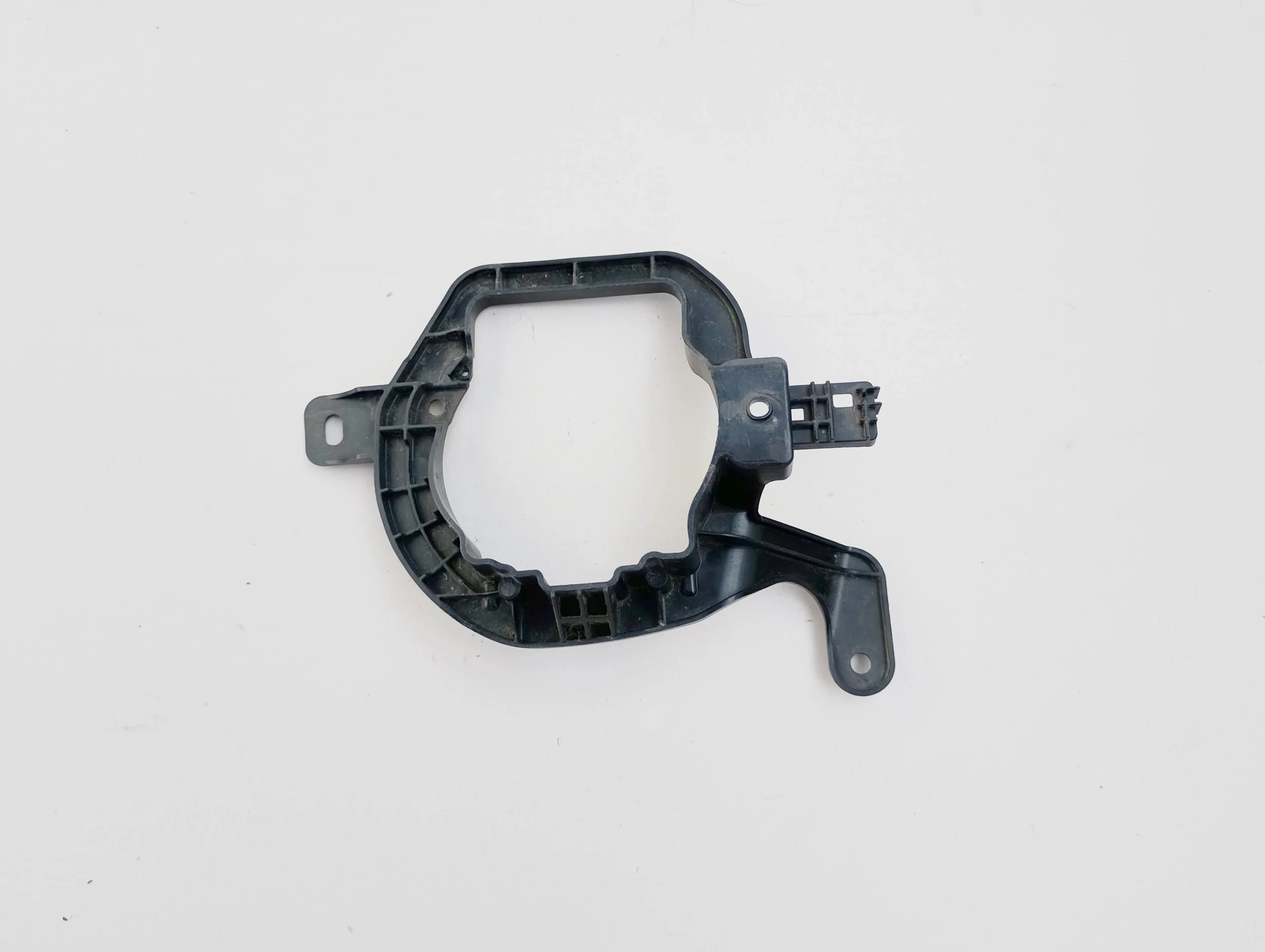 suzuki-vitara-ii-ly-lift-ramka-koszyk-halogenu-prawy-przod-18-24-35526-86r10-35526-86r1-edcar-ed-car.pl-7207175