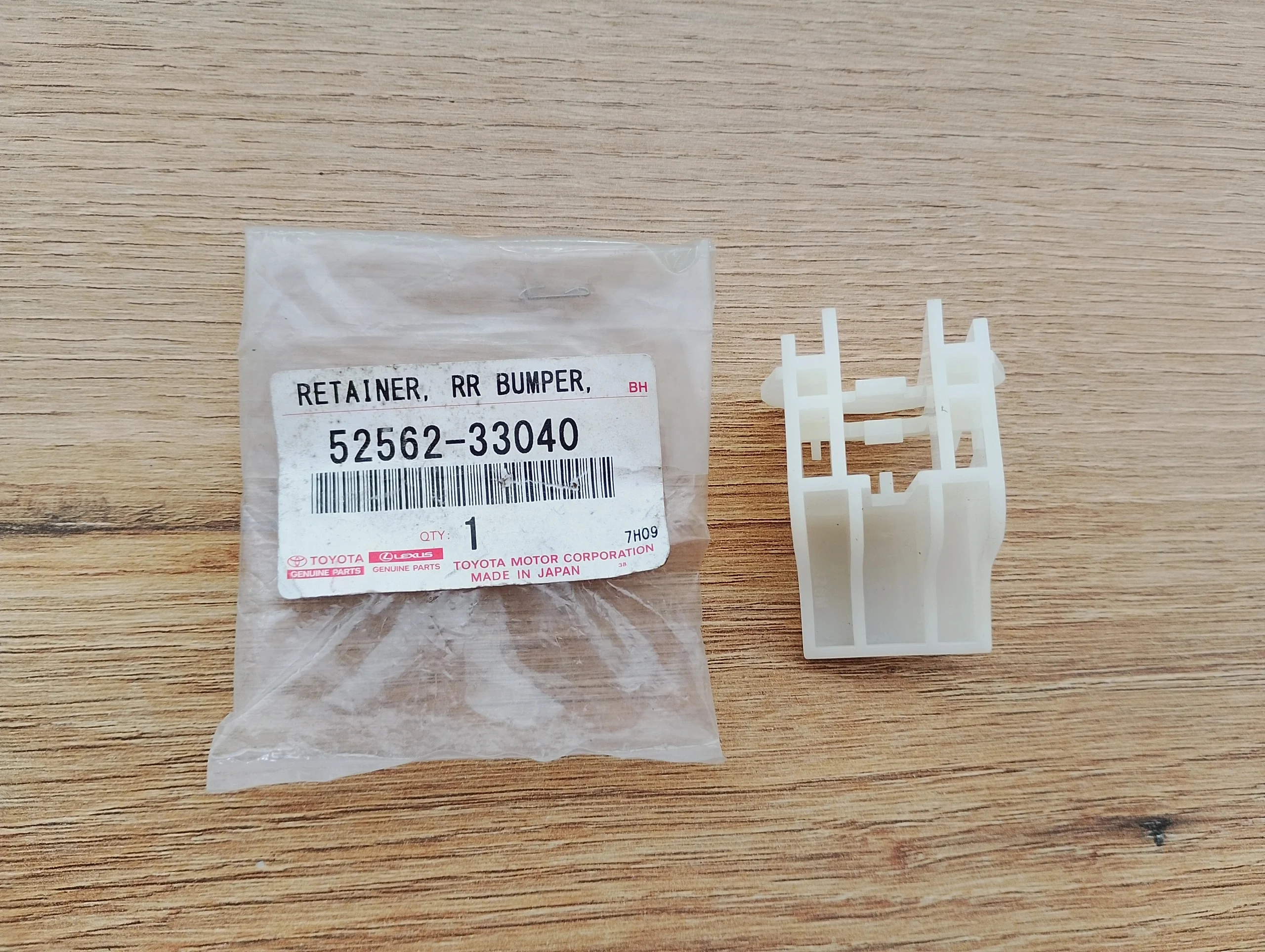 toyota-camry-viii-slizg-lampy-zderzaka-lewy-prawy-tyl-11-17-a52562-33040-52562-33040-ed-car.pl-7204609
