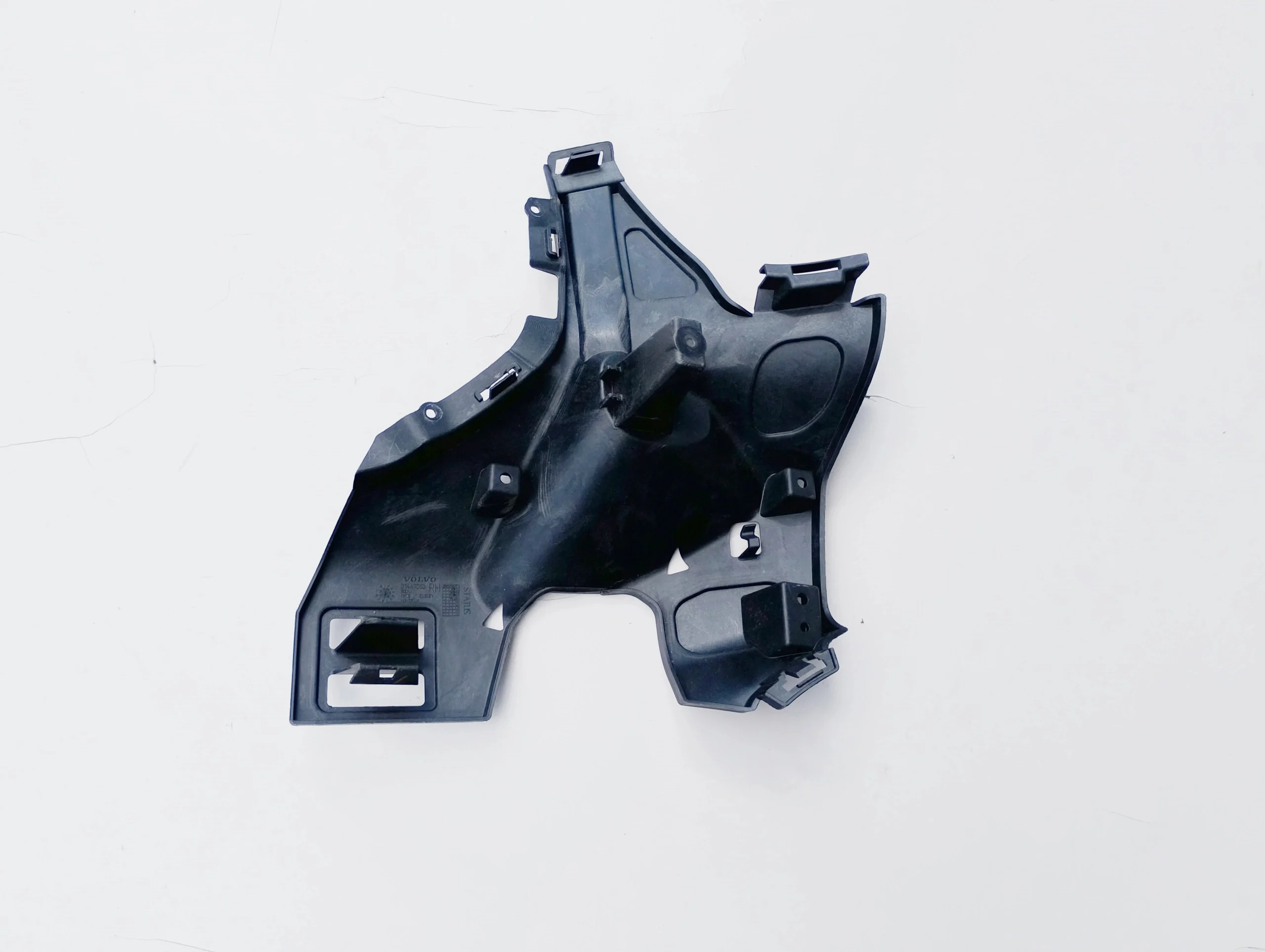 volvo-xc40-536-slizg-wspornik-zderzaka-prawy-przod-17-22-31449363-s3dha-ed-car-ed-car.pl-7206569