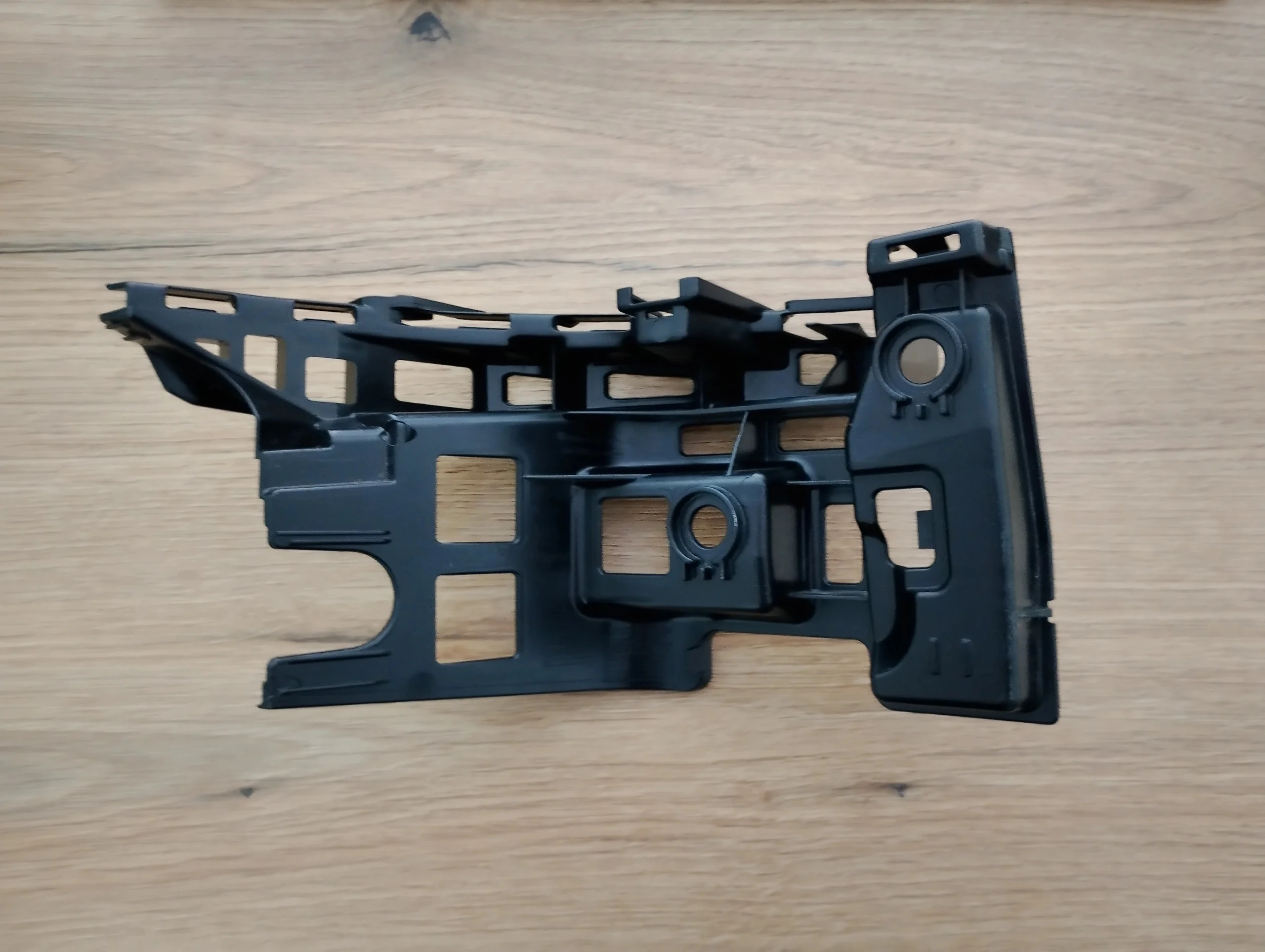 vw-touran-ii-5t-slizg-blotnika-zderzaka-lampy-prawy-tyl-16-5ta807454-5ta-807-454-rh-edcar-ed-car.pl-7211783