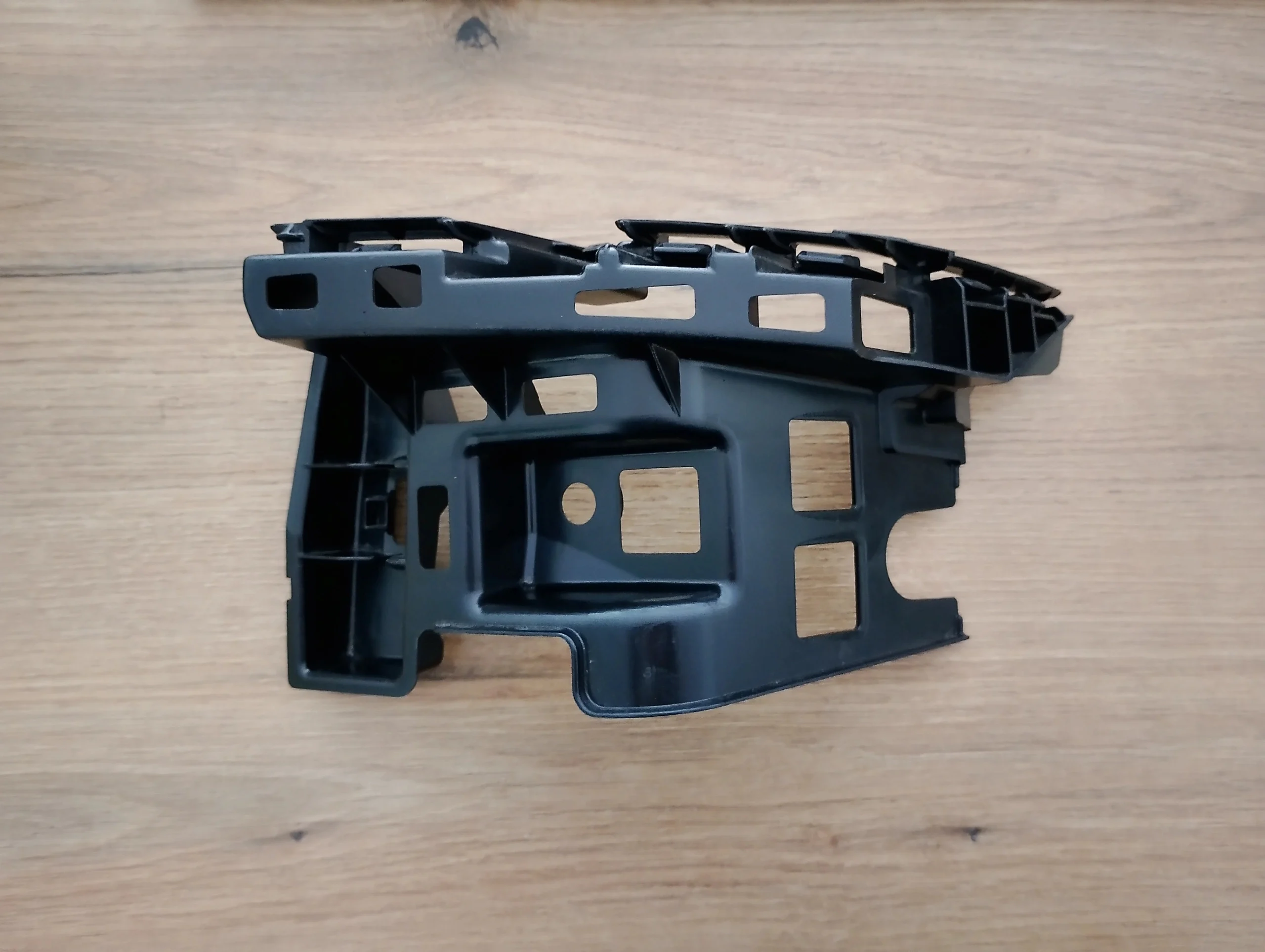 vw-touran-ii-5t-slizg-blotnika-zderzaka-lampy-prawy-tyl-16-5ta807454-5ta-807-454-rh-edcar-ed-car.pl-7211783