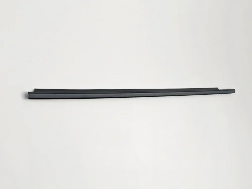 yaris-iii-listwa-zgarniajaca-lewy-przod-11-20-68210-0d150-682100d150-ed-car.pl-4862452