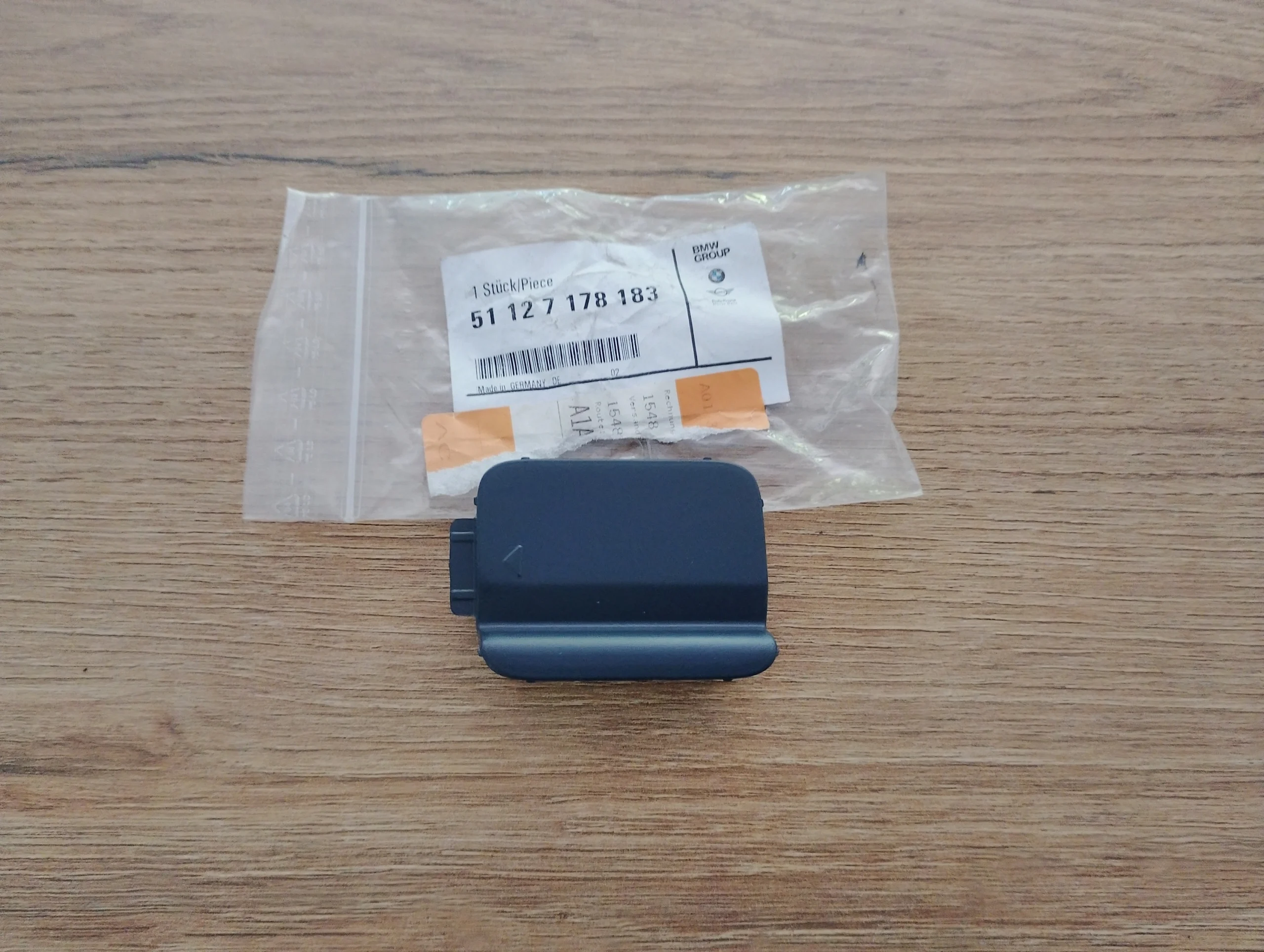 bmw-5-e60-zaslepka-haka-holowniczego-zderzak-prawy-tyl-03-10-51127178183-7178183-51127178175-02-51127178175-11460915-ed-car.pl-7292831