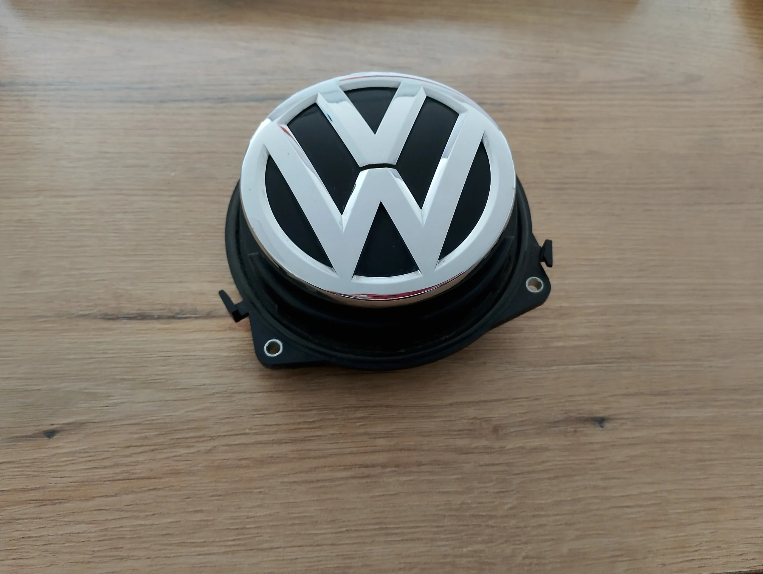 vw-golf-vii-passat-b8-klamka-emblemat-znaczek-klapy-tyl-5ge827469d-5ge827469f-510827469fod-ed-car.pl-7190227