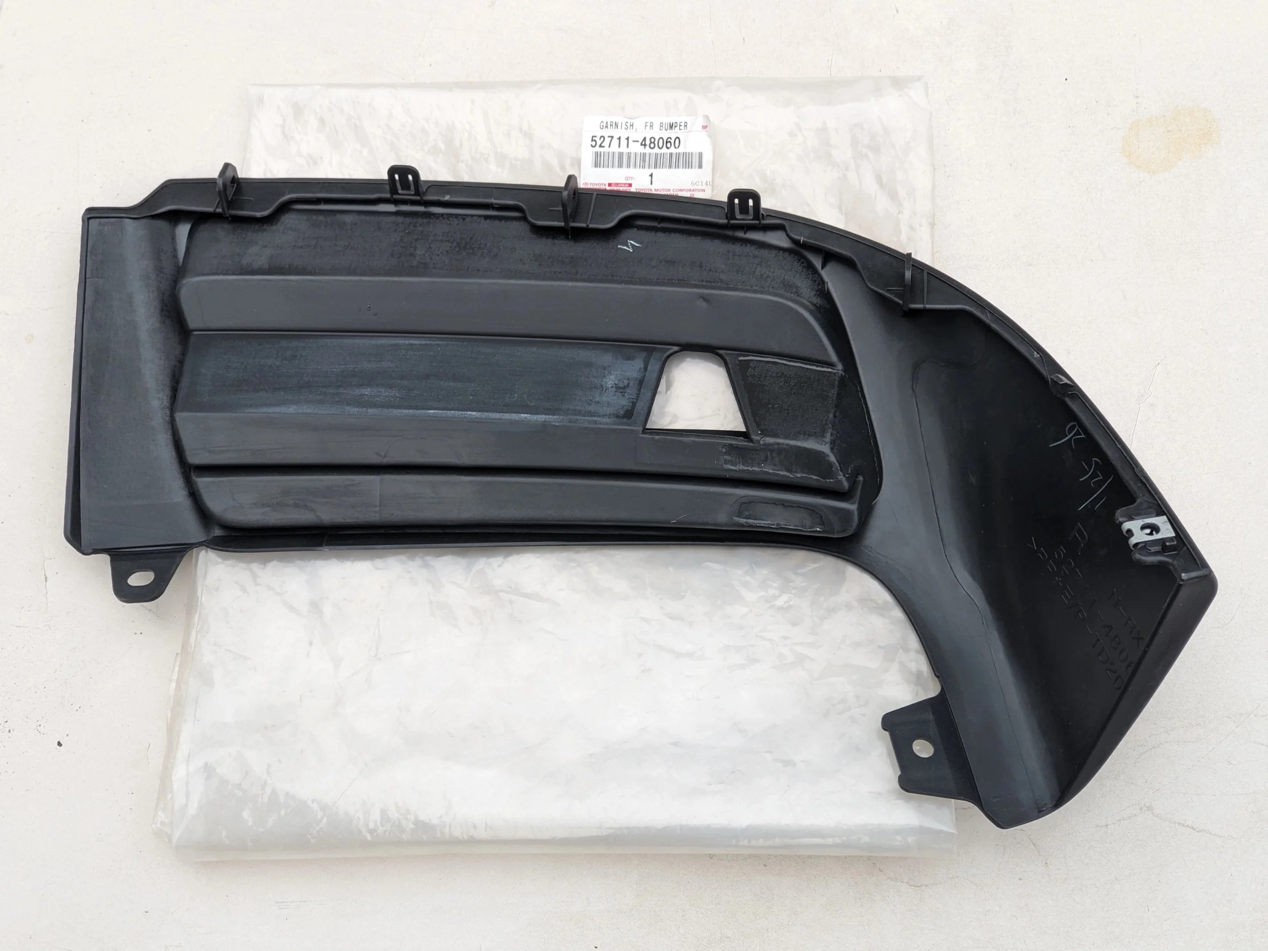 lexus-rx-iii-naroznik-kratka-przedniego-zderzaka-spoiler-prawy-przod-a52711-48060-ed-car.pl-7205565