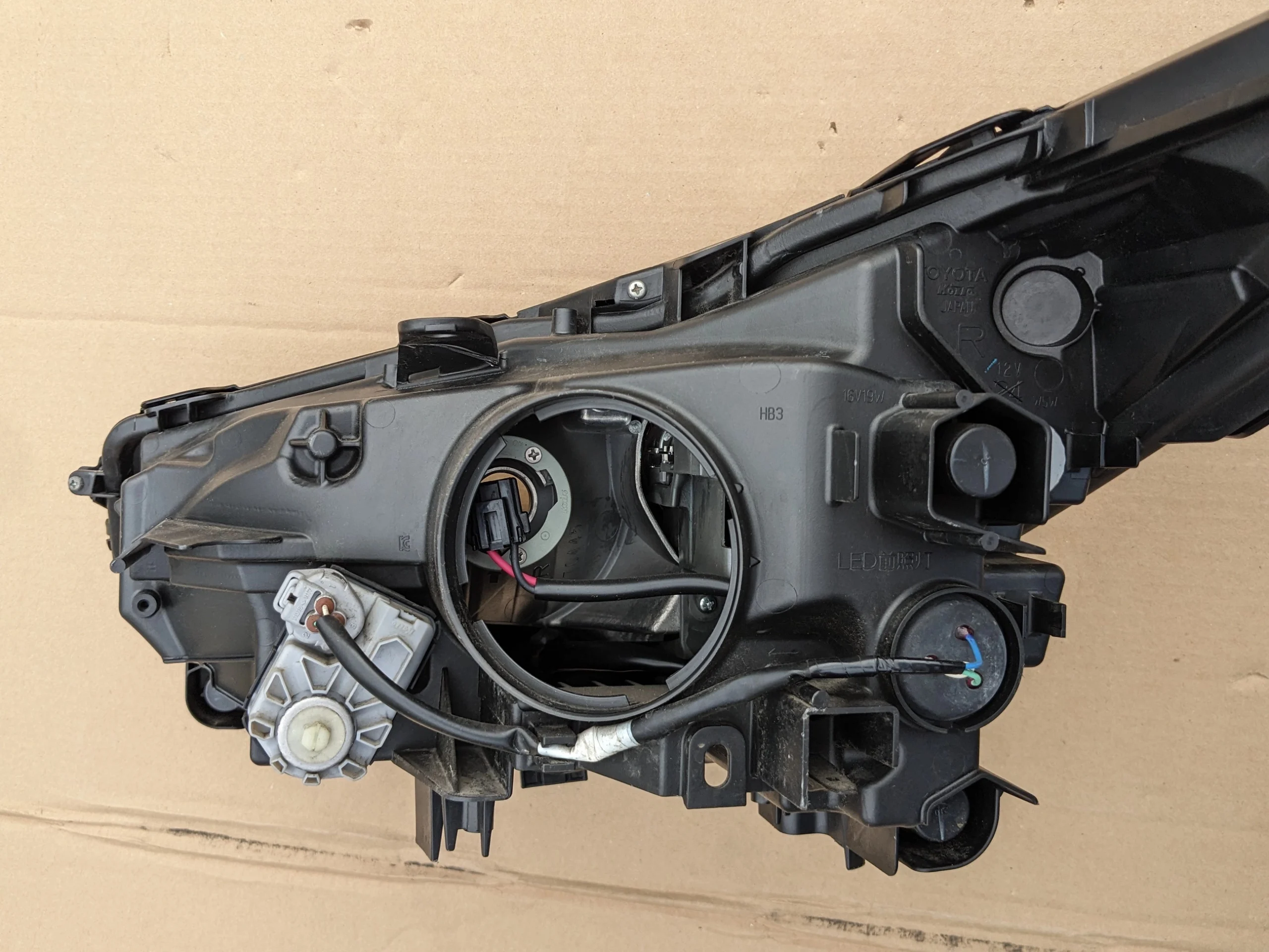 lexus-nx-z1-lampa-silniczek-soczewka-lampy-reflektora-led-prawy-przod-81140-78030-ec-koito-78-15-ed-car.pl-4862147