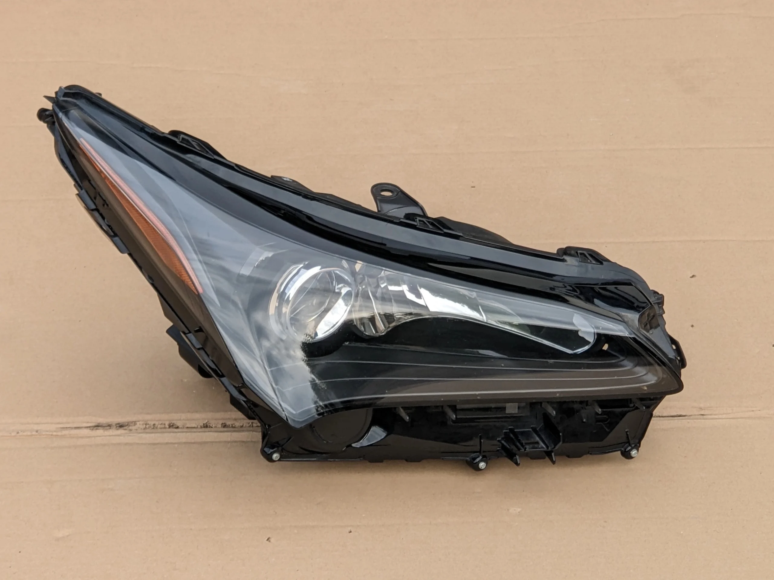 lexus-nx-z1-lampa-silniczek-soczewka-lampy-reflektora-led-prawy-przod-81140-78030-ec-koito-78-15-ed-car.pl-4862147