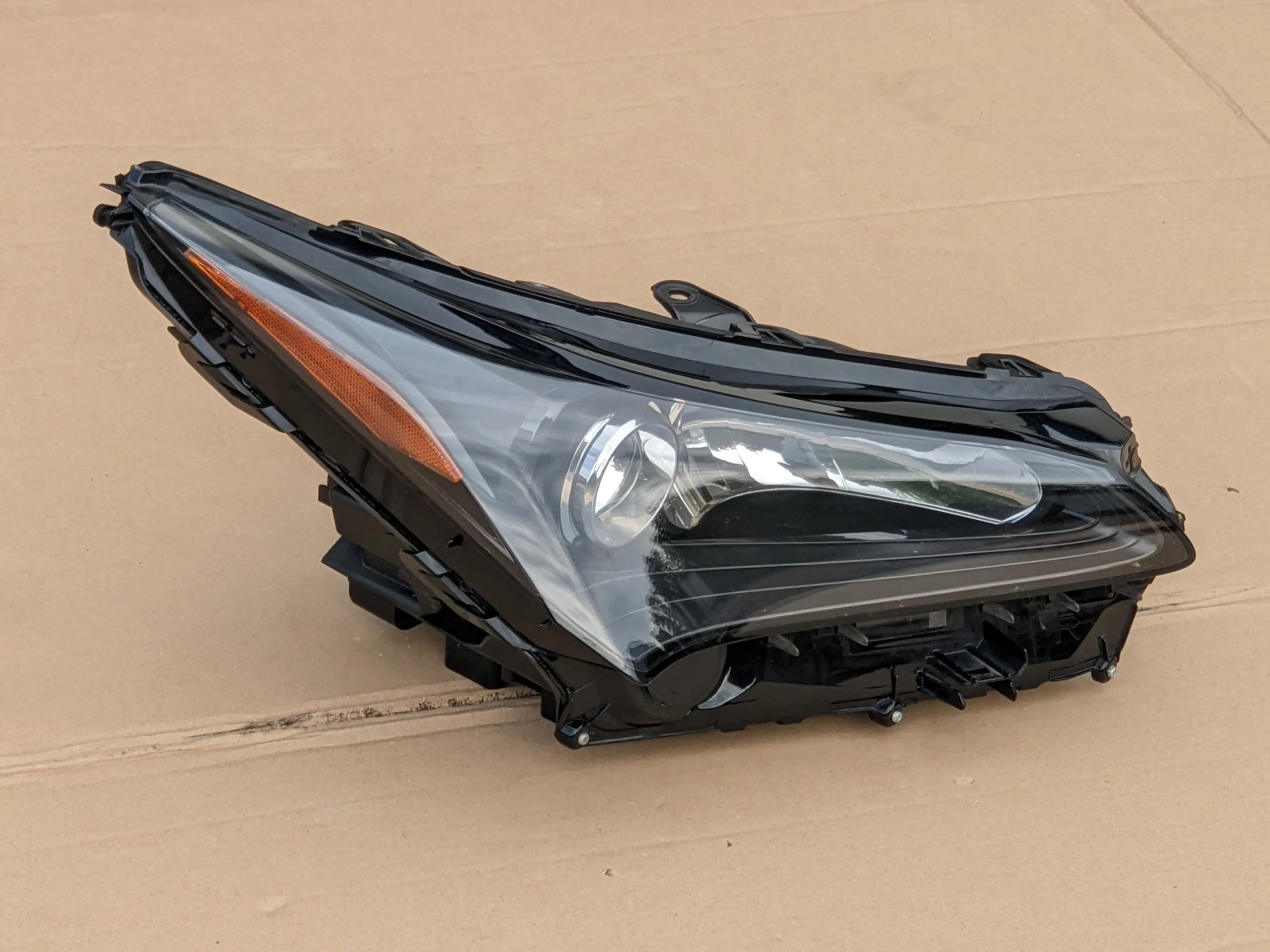 lexus-nx-z1-lampa-silniczek-soczewka-lampy-reflektora-led-prawy-przod-81140-78030-ec-koito-78-15-ed-car.pl-4862147