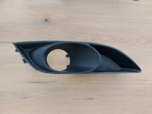 toyota-auris-i-kratka-ramka-halogenu-prawy-przod-06-09-a81481-02050-81481-02050-ed-car.pl-4859083
