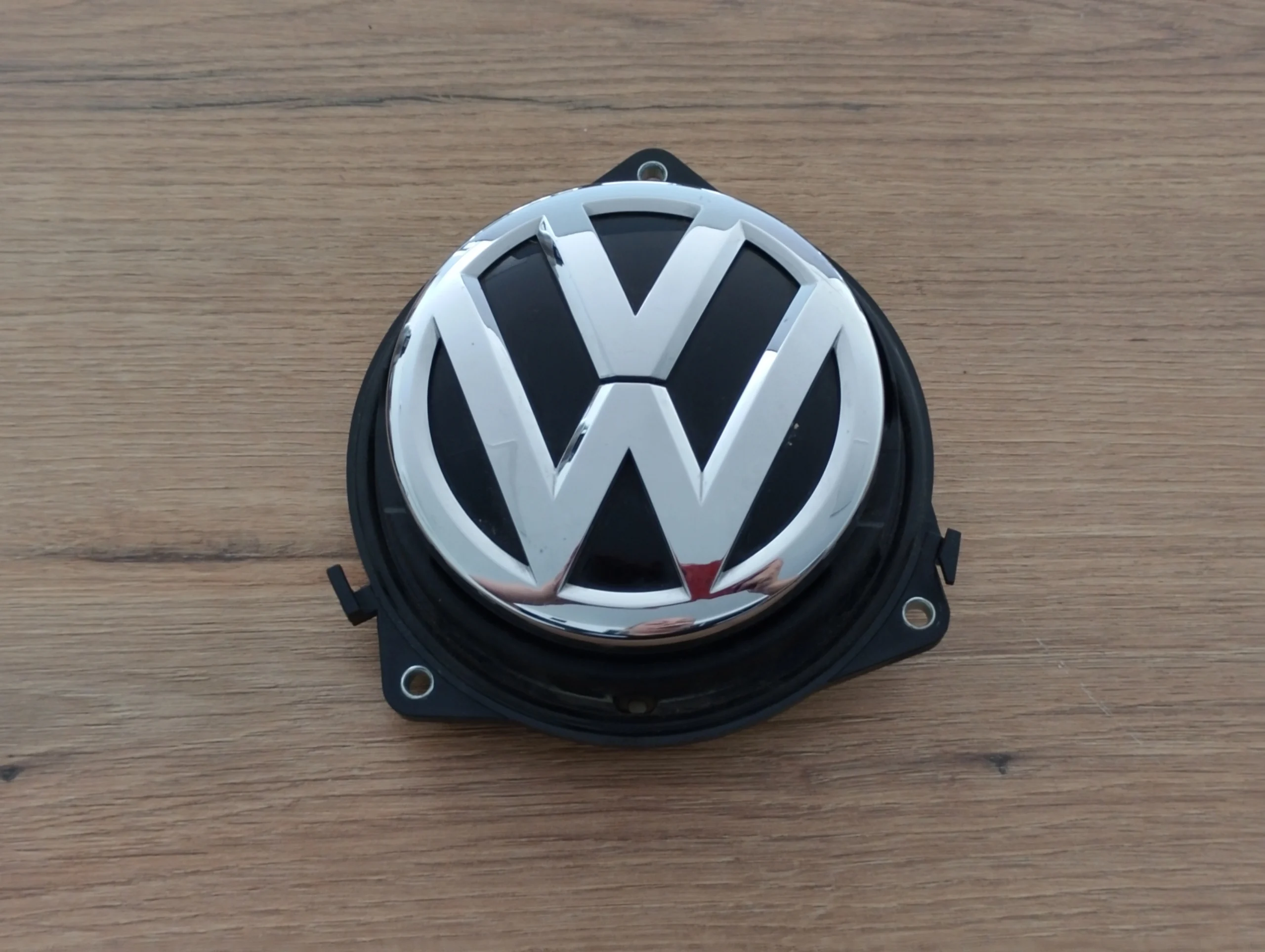 vw-golf-vii-passat-b8-klamka-emblemat-znaczek-klapy-tyl-5ge827469d-5ge827469f-ed-car.pl-7306075